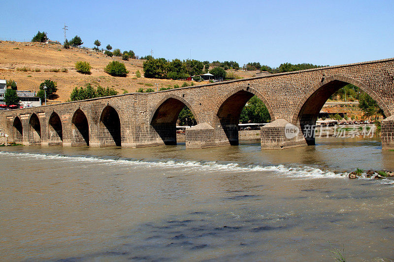 The historic Ongozlu bridge over the Tigris river near the city of Diyarbakır in southeastern Anatolia